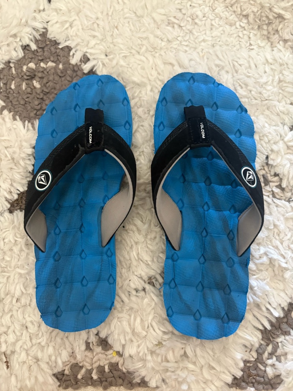 Volcom Men’s Blue and Black Thong Sandals
